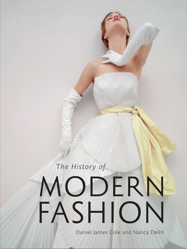 The History of Modern Fashion (*Hurt)